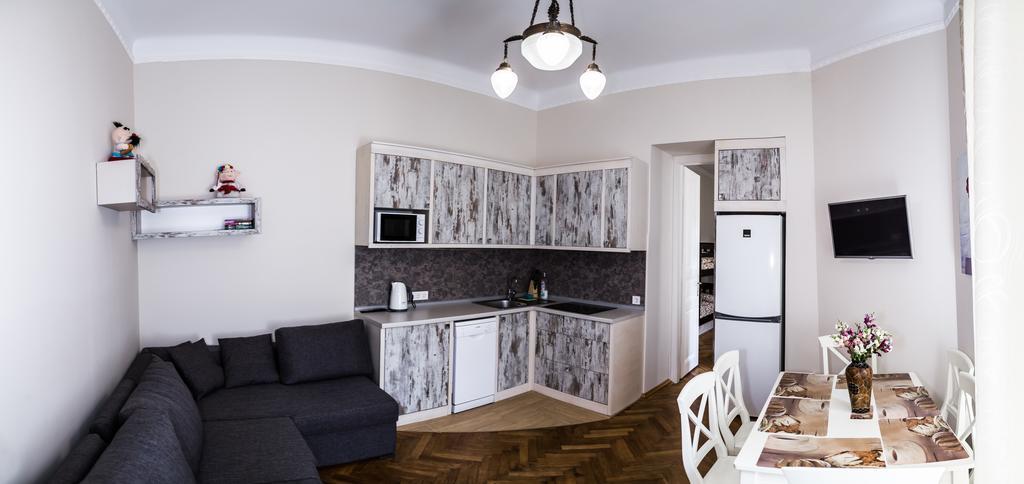 Apartments White House Lviv Kamer foto
