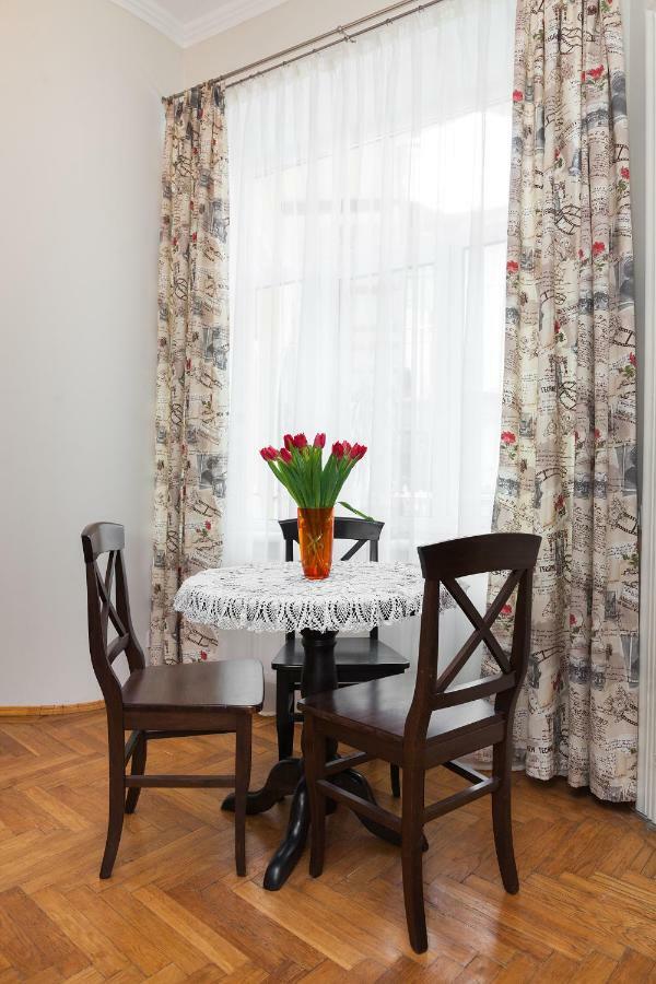 Apartments White House Lviv Buitenkant foto