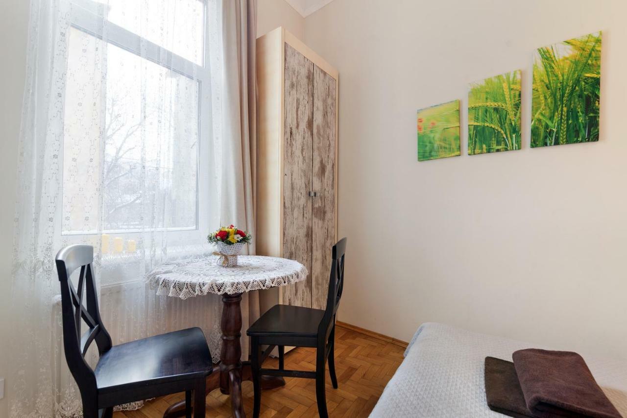 Apartments White House Lviv Buitenkant foto